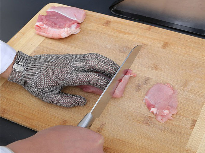 chainmail-gloves1.jpg